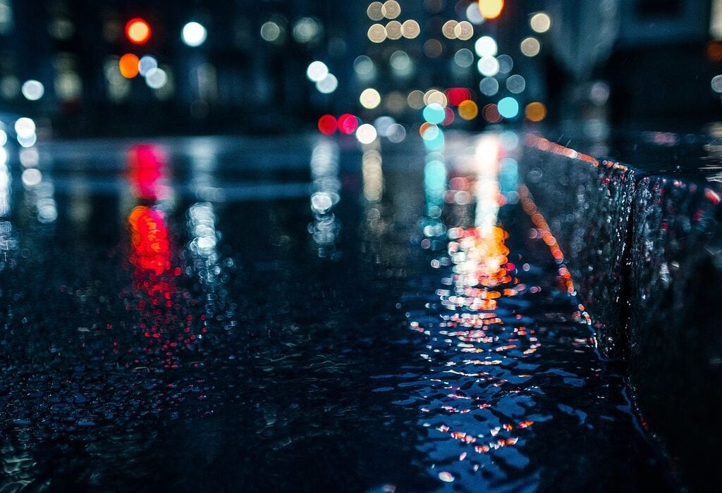 bokeh lights, wet, gutter, street gutter, street, pavement, sidewalk, nature, bokeh, lights, night, dark, urban, city, city lights, night photography, street photography, rain